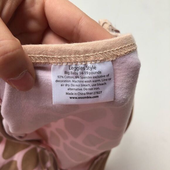 WOOMBIE Grow With Me Leggies Style Swaddle giraffe print - Picture 5 of 6